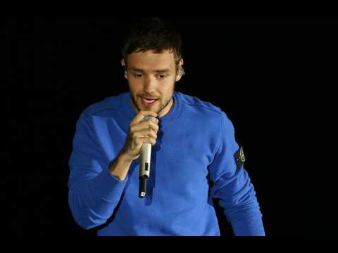 VIDEO : Liam Payne designs trainers