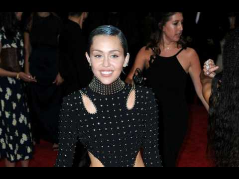 VIDEO : Miley Cyrus was glad to make Paul McCartney uncomfortable