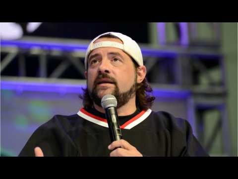 VIDEO : Kevin Smith Shares Excitement About Returning To Supergirl And The Flash
