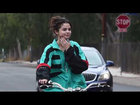 VIDEO : Selena Gomez Spotted Wearing The Weeknd's Jacket
