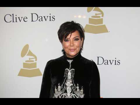 VIDEO : Kris Jenner ignores haters