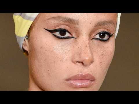 VIDEO : Newest Model For Marc Jacobs Beauty