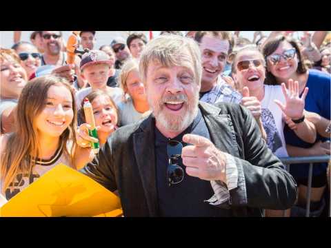 VIDEO : Mark Hamill Says 'The Last Jedi' Poster Proves Luke's Allegiance