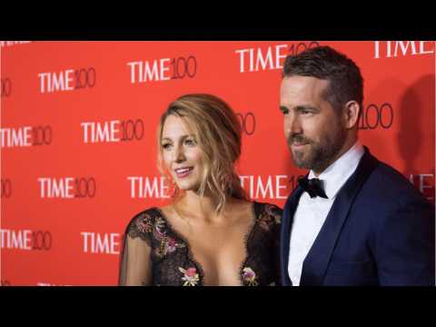 VIDEO : Ryan Reynolds Trolls Wife Blake Lively