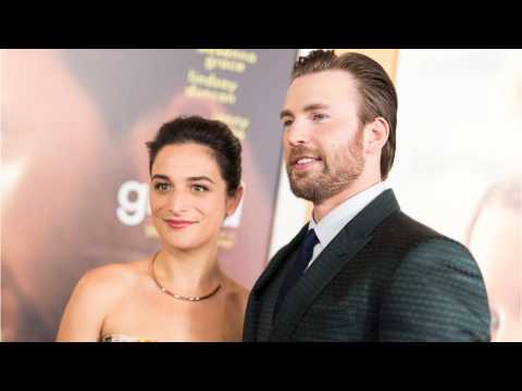 VIDEO : Chris Evans And Jenny Slate Might Be Back Together