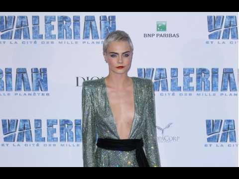 VIDEO : Cara Delevingne 'didn't want to be alive' during teenage years