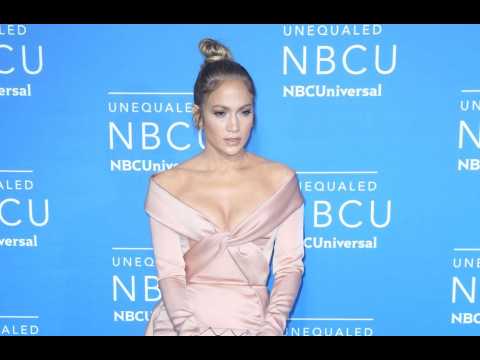 VIDEO : Jennifer Lopez reunited with family