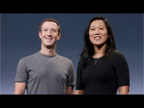 VIDEO : Mark Zuckerberg Might Be Rich But He Doesn't Act Like It