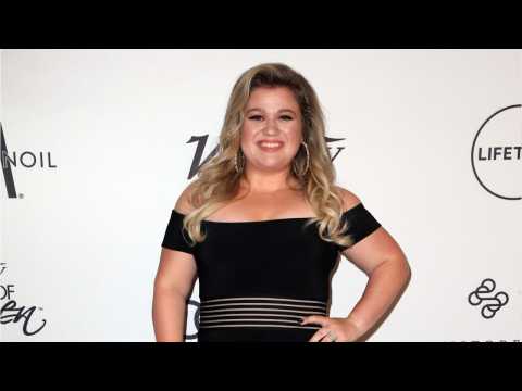 VIDEO : Kelly Clarkson: I Hated Being Thin