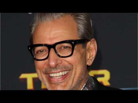 VIDEO : Jeff Goldblum Says The Grandmaster Will Get His Own Roommate