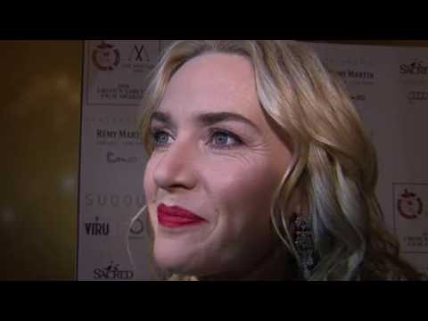 VIDEO : Leonardo DiCaprio Warned Kate Winslet About The Cold?