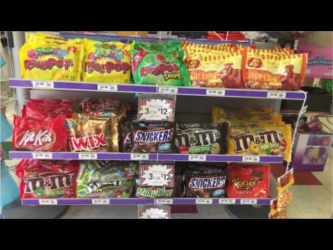 VIDEO : The Most Infamous Halloween Candy