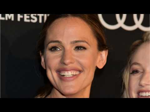 VIDEO : Jennifer Garner Shares Photo From Girl Scouts Trip