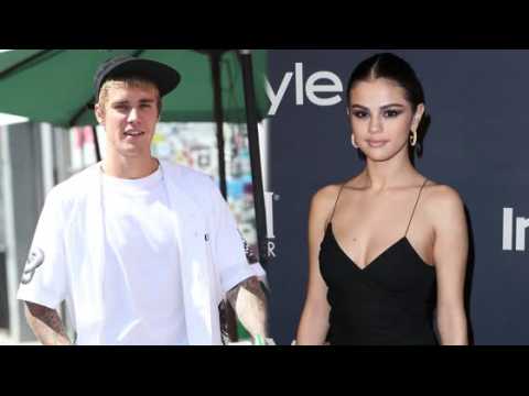 VIDEO : Justin Bieber Goes to Selena Gomez's House