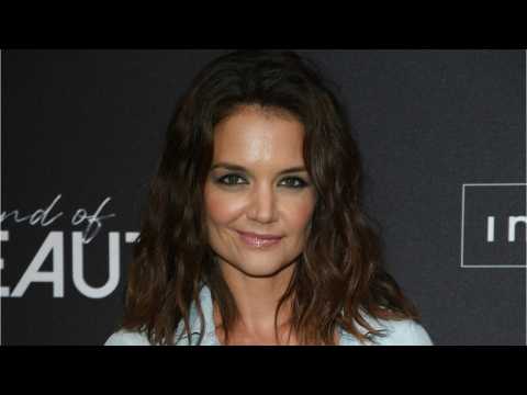 VIDEO : Katie Holmes Attended FAO Schwarz Relaunch
