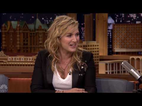 VIDEO : Kate Winslet's Private Text Messages To Leonardo DiCaprio