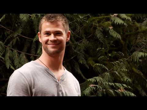 VIDEO : Chris Hemsworth a de plus en plus de mal  faire du sport !