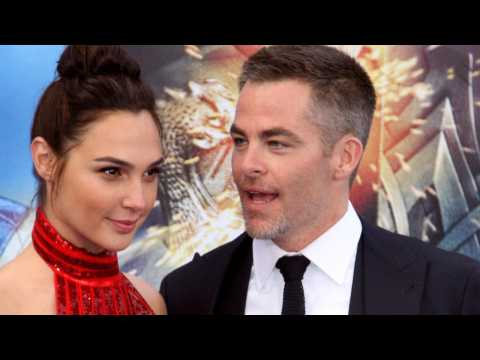 VIDEO : Gal Gadot's Reaction to Filming Chris Pine's Nearly Nude Scene