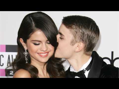 VIDEO : Justin Bieber & Selena Gomez Back Together?