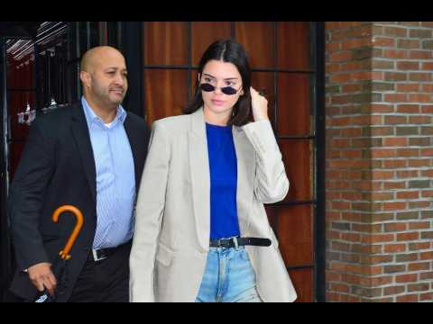 VIDEO : Kendall Jenner's beauty must-haves