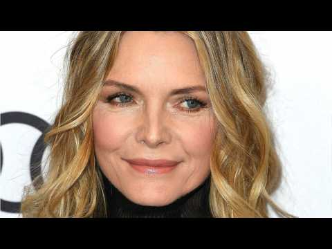 VIDEO : Michelle Pfeiffer Says There Was Almost A '90s 'Catwoman' Movie