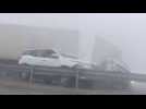 Dubaï : un camion provoque un énorme carambolage dans le brouillard (vidéo)