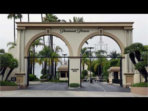 VIDEO : Paramount Postpones 'Heathers' Series