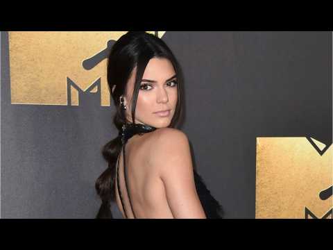 VIDEO : Are Kendall Jenner & Blake Griffin On The Rocks?