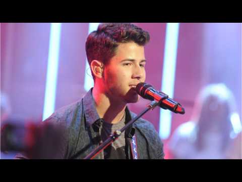 VIDEO : Nick Jonas Spotted Kissing Someone New