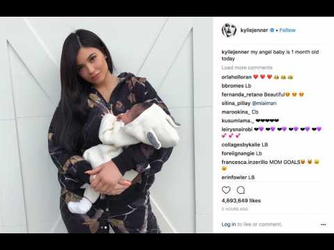 VIDEO : Kylie Jenner clbre le premier mois de sa fille Stormi