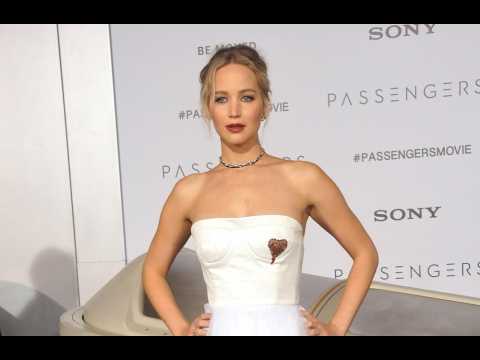 VIDEO : Jennifer Lawrence pense  pousser les gens sur les rails du mtro