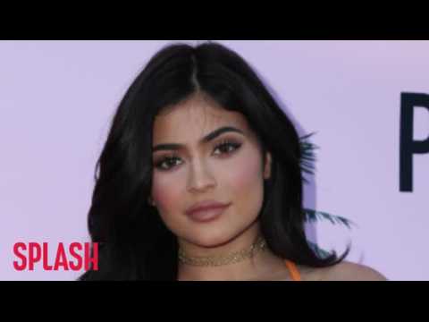 VIDEO : Kylie Jenner pays tribute to daughter Stormi one month after she was born