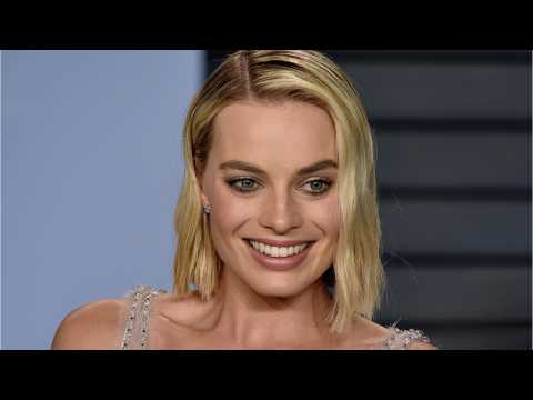 VIDEO : Margot Robbie's Picture With A Quokka Gets Fans Raving