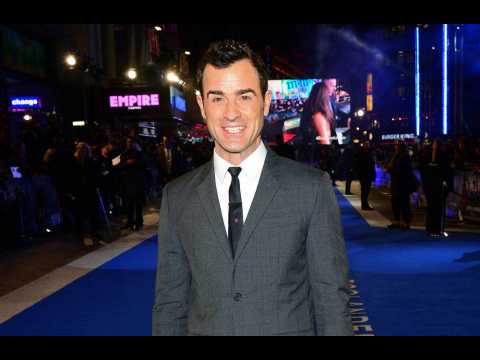 VIDEO : Justin Theroux 'hitting the gym hard'