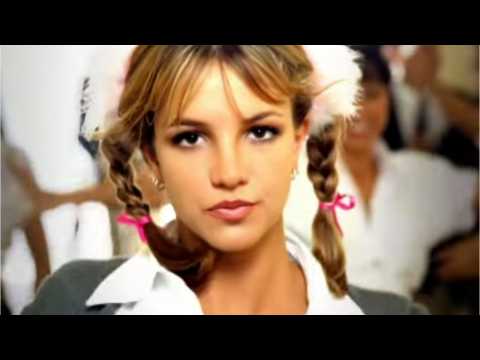 VIDEO : 5 Cool Facts About Britney Spears
