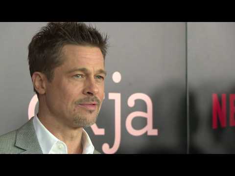 VIDEO : Brad Pitt and MIT genius Neri Oxman 'could be sparking up romance'