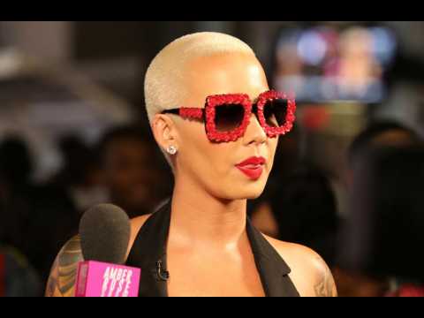 VIDEO : Amber Rose supports Khloe Kardashian after Tristan Thompson 'cheats'