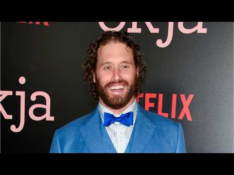 VIDEO : T.J. Miller Charged With Making Fake Bomb Threat