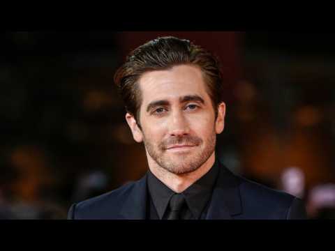 VIDEO : Jake Gyllenhaal Responds To Batman Rumors