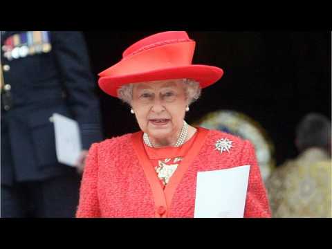 VIDEO : Documentary Show Lighthearted Queen Elizabeth