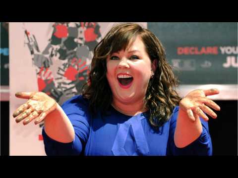 VIDEO : Melissa McCarthy Heads Back To College