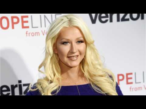 VIDEO : Christina Aguilera Appears Make-Up Free In Paper Magazine