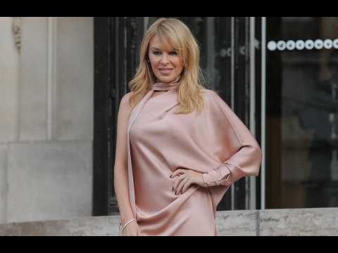 VIDEO : Kylie Minogue cancels Sydney show due to illness