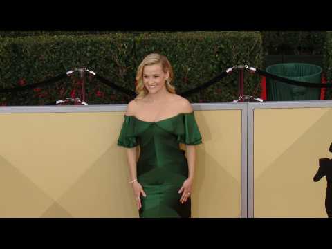 VIDEO : Reese Witherspoon celebrates 7 year anniversary online