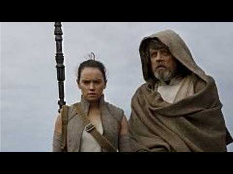 VIDEO : Mark Hamill Regrets 'The Last Jedi' Cutting Luke's Reaction to Han's Death