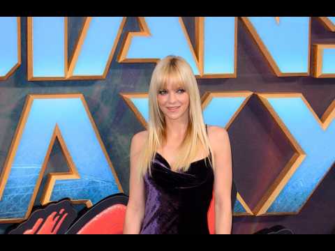 VIDEO : Anna Faris doesn't know if she believes in marriage