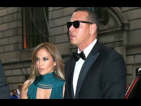 VIDEO : Jennifer Lopez and Alex Rodriguez buy $15.3m home