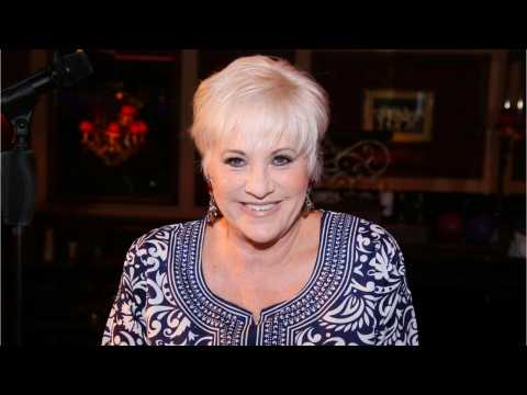 VIDEO : Judy Garland's Daughter Lorna Luft Collapses