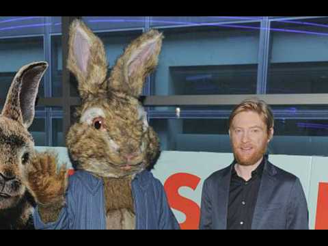 VIDEO : BANG EXCLUSIVE: Domhnall Gleeson dishes dirt on filming Peter Rabbit