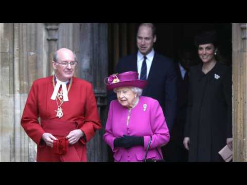 VIDEO : Royals Attend Easter Church Service